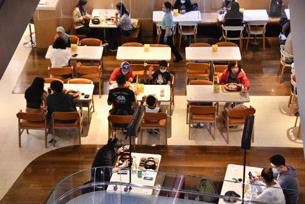 疫情打擊各行各業。資料圖片