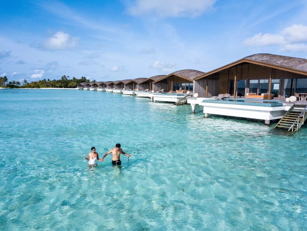 馬爾代夫Finolhu Villas 4晚全包假期，每位原價24,086港元起，Black Friday價13,336港元起。