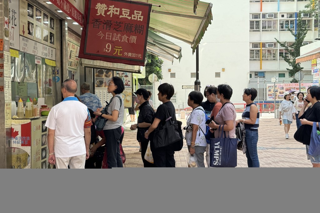 豆腐花店仍不乏「捧场客」。陈俊豪摄