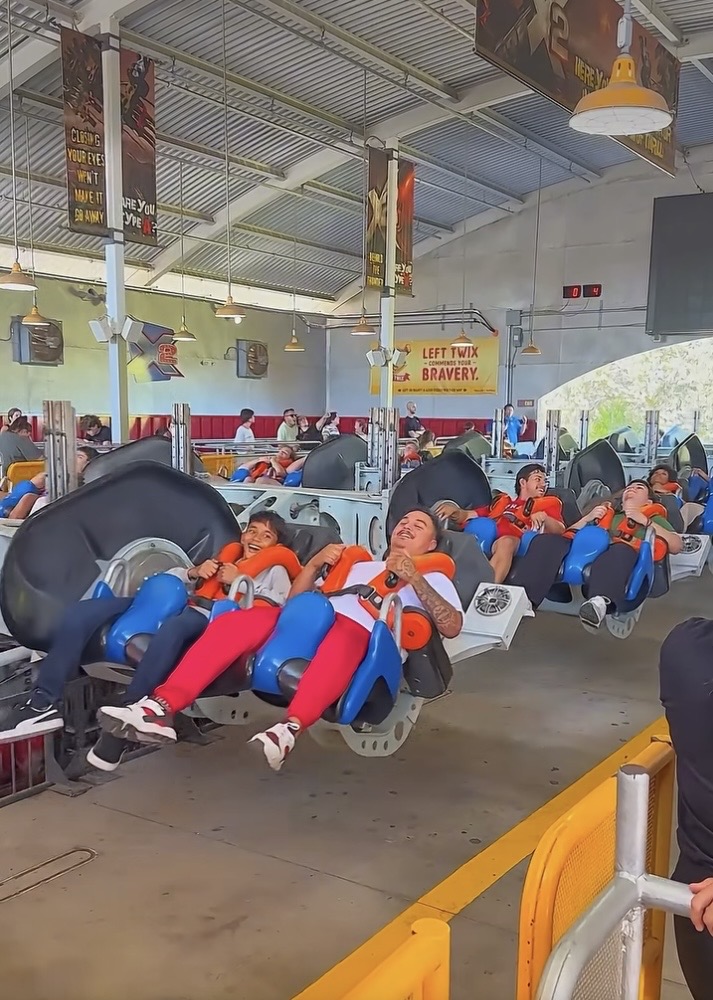 遊客躺着出發。 fb / Coaster Dolhin 遊客躺着出發。 fb / Coaster Dolhin