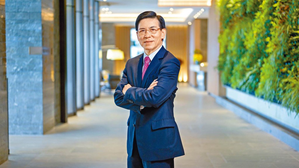 康業主席及行政總裁鄺正煒表示，可持續發展是公司的首要任務。