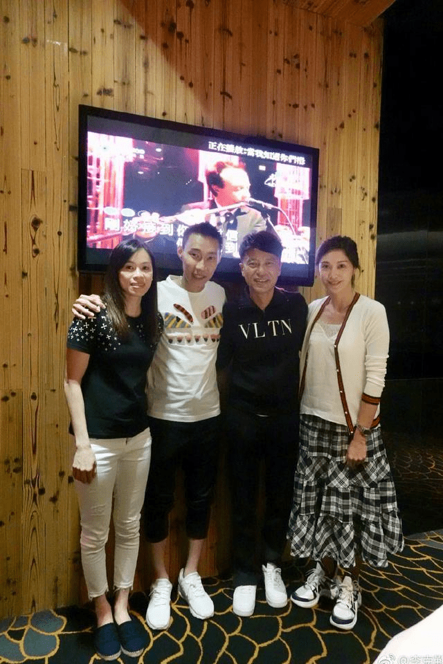 李克勤夫婦多次到馬來西亞與李宗偉一家聚會。 李克勤夫婦多次到馬來西亞與李宗偉一家聚會。