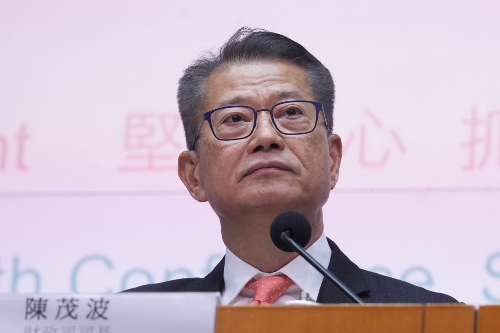 陈茂波发表《财政预算案》后举行记者会。刘骏轩摄