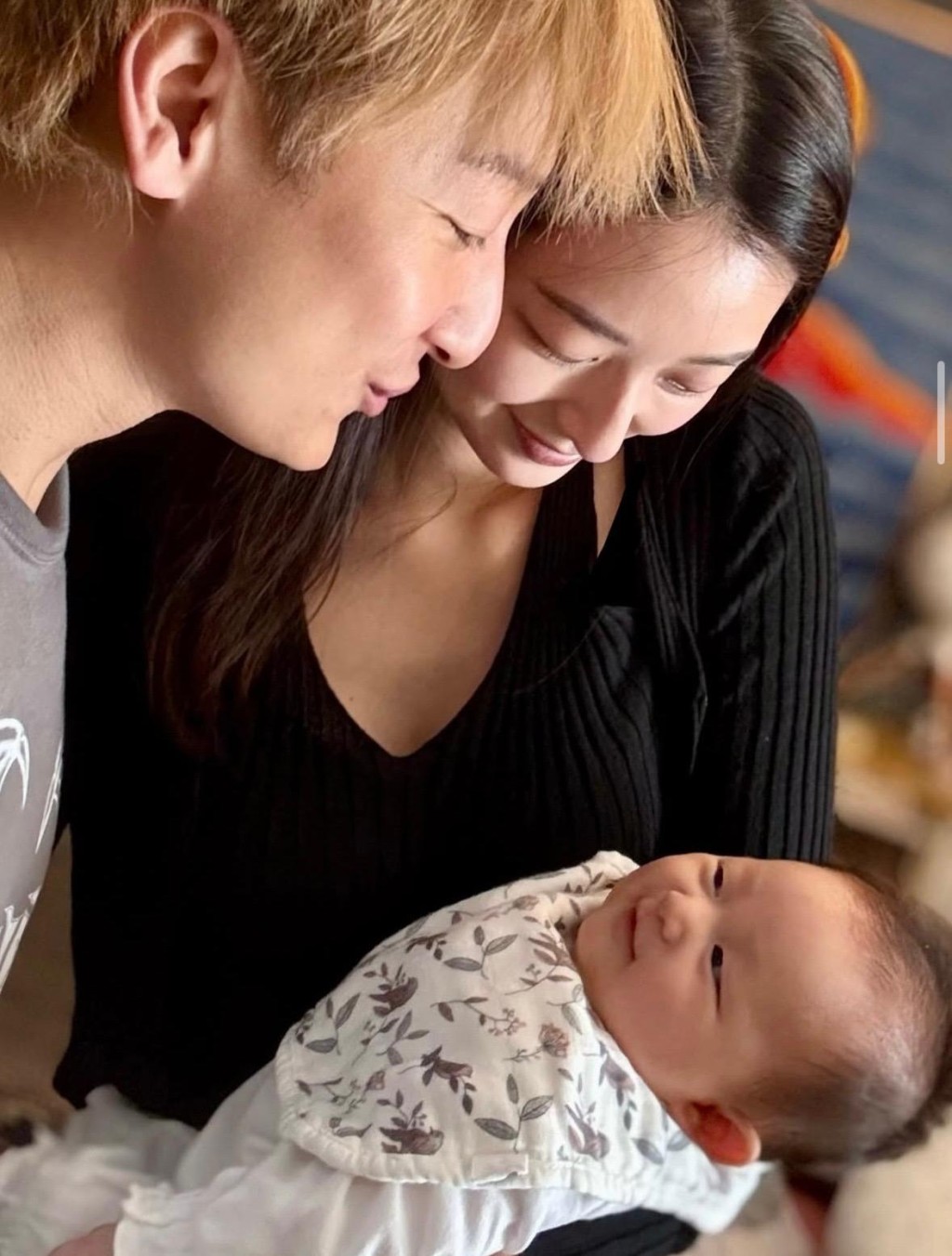 方力申去年12月中喜迎愛女Isla(方愛嘉),同太太葉萱(Maple)變「晒女狂魔」! 方力申去年12月中喜迎愛女Isla(方愛嘉),同太太葉萱(Maple)變「晒女狂魔」!