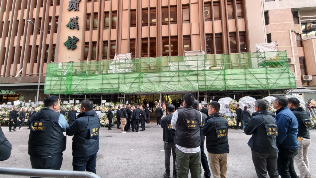 警方在場維持秩序。