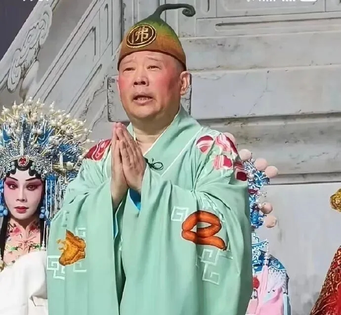 郭德綱演《濟公》遭舉報。 郭德綱演《濟公》遭舉報。