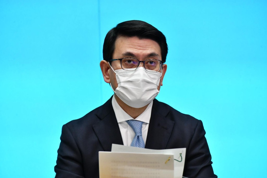 邱腾华介绍海洋公园的拟议未来路向。