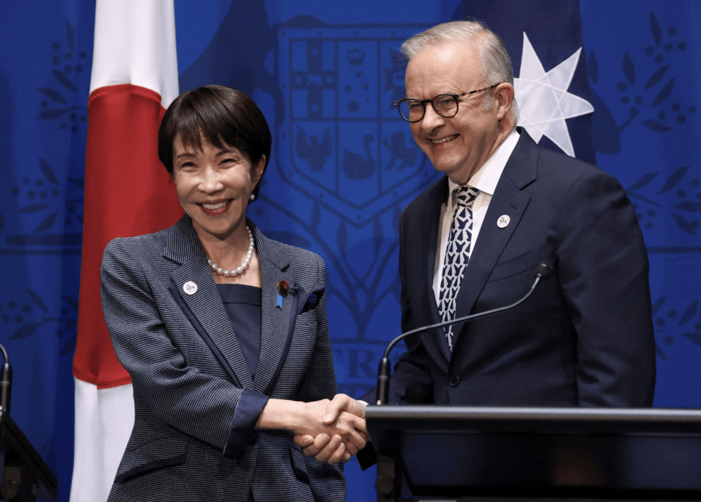 高市早苗早前訪問澳洲時,向對方送贈靜岡名物「皇冠蜜瓜」。 高市早苗早前訪問澳洲時,向對方送贈靜岡名物「皇冠蜜瓜」。