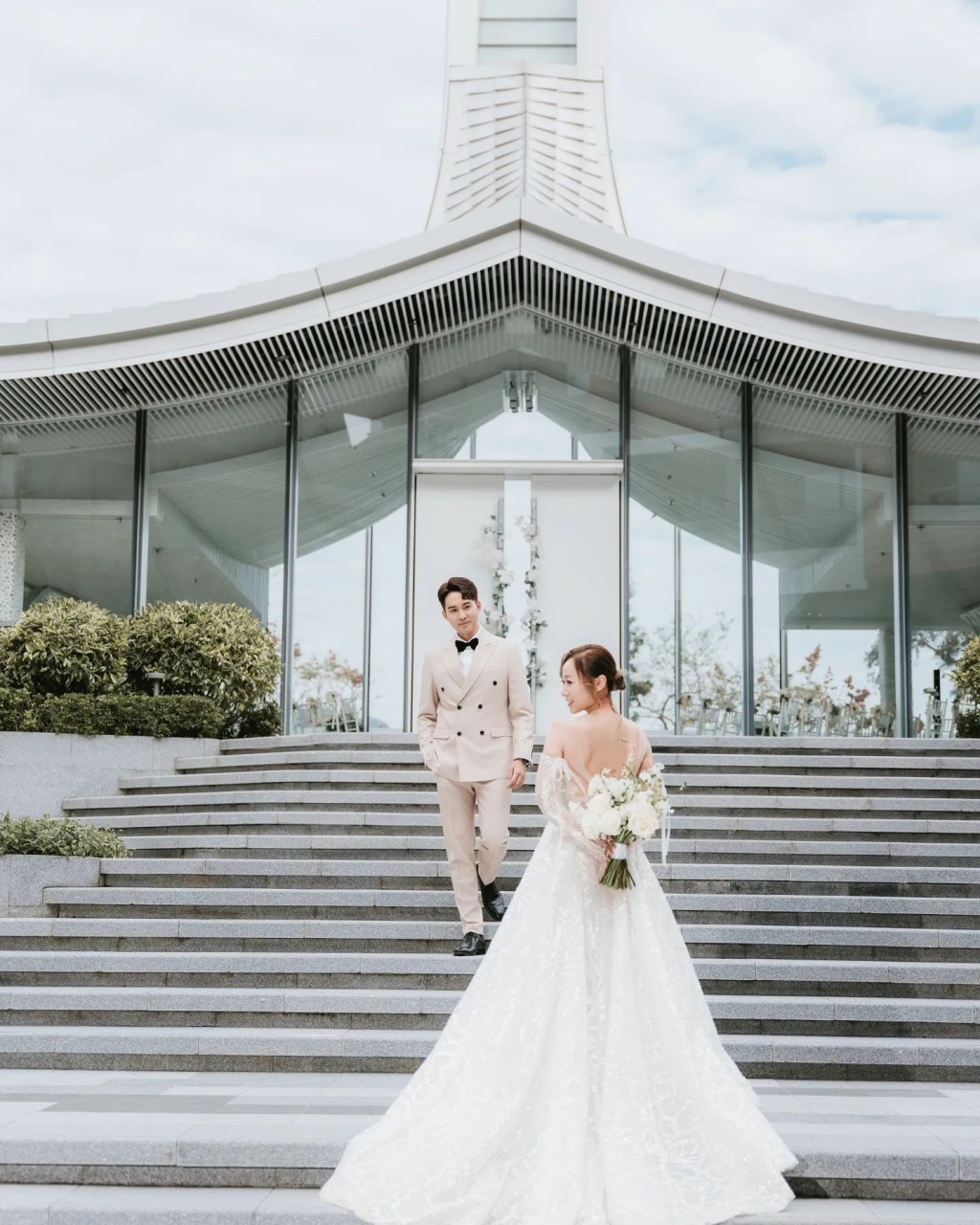 黄美棋锺健威结婚于4月6日举行婚礼。