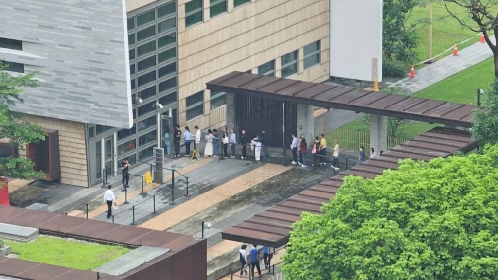 美媒:美國務院指示領事館 恢復處理哈佛國際學生簽證