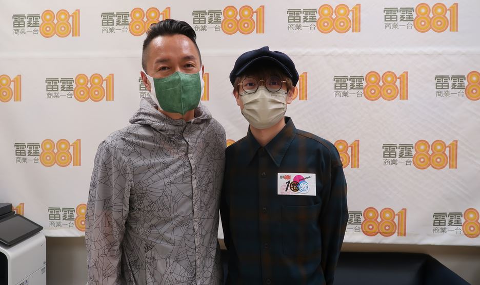 雖然怕別人目光,但卻無悔變成唱作人。