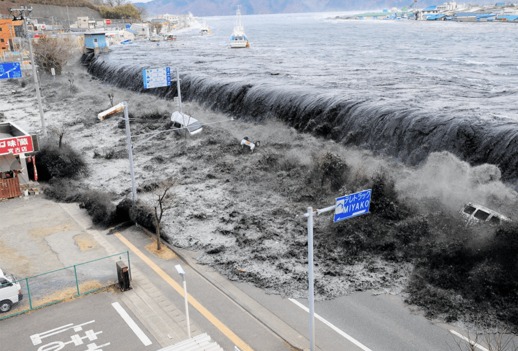 「慢滑移」過去亦曾在2011年震驚全球的「311東日本大地震」爆發前夕密集出現。路透社