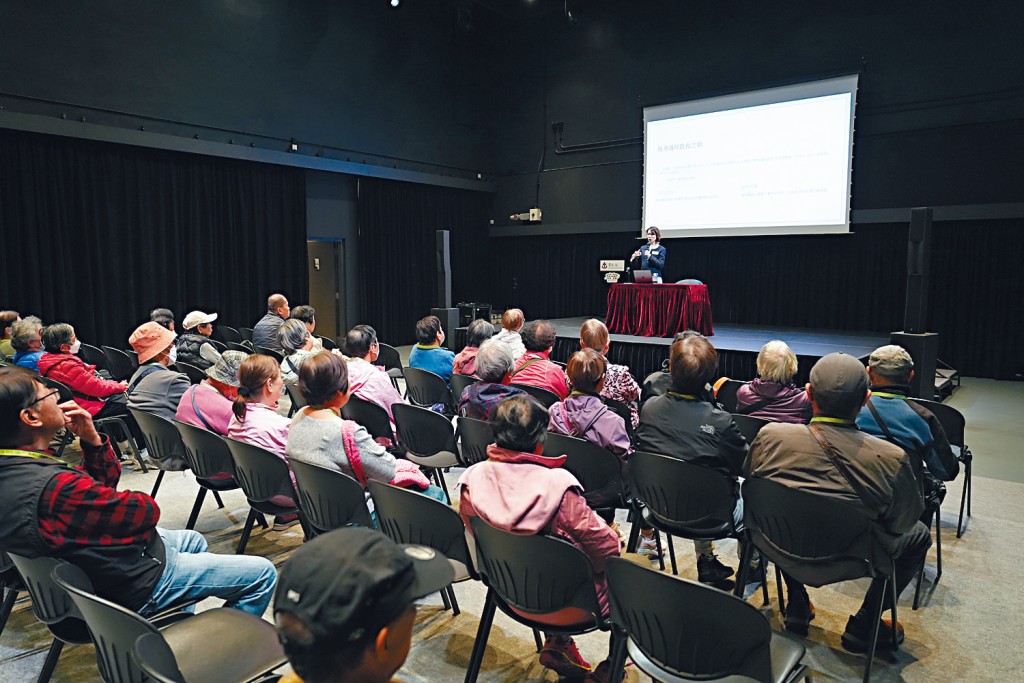 同樂日特別設有歷史專題講座，讓市民深入了解東華三院在醫療與文化保育方面的貢獻。