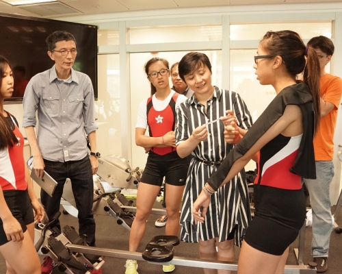香港紡織及成衣研發中心早在十多年前，與本地大學合作，研發各類高性能運動服。