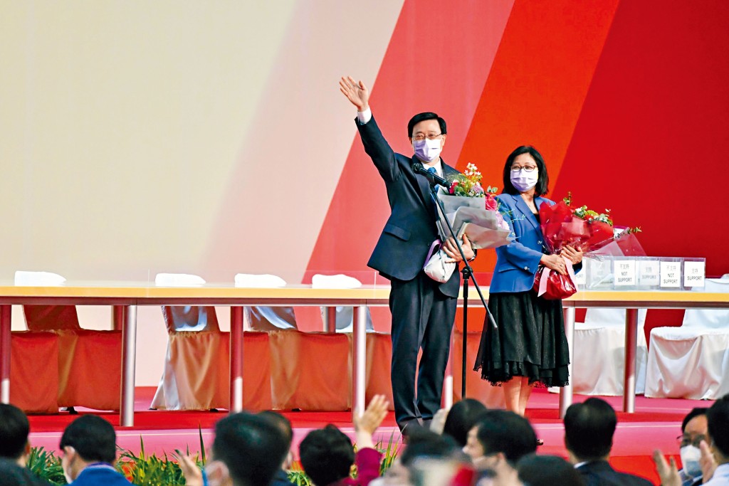 李家超當選後發表勝選宣言,表示會以變革精神重點克服和解決最逼切、最關注的問題。