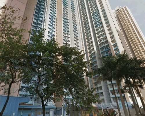 現場是愛東邨愛澤樓一單位。網圖