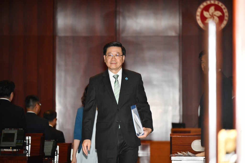 《施政報告》推出一系列惠民政策措施。 《施政報告》推出一系列惠民政策措施。