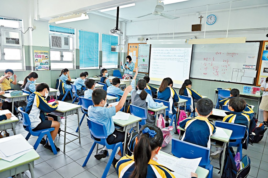 蔡若蓮指學校校園若情況正常，下周一應開學。資料圖片