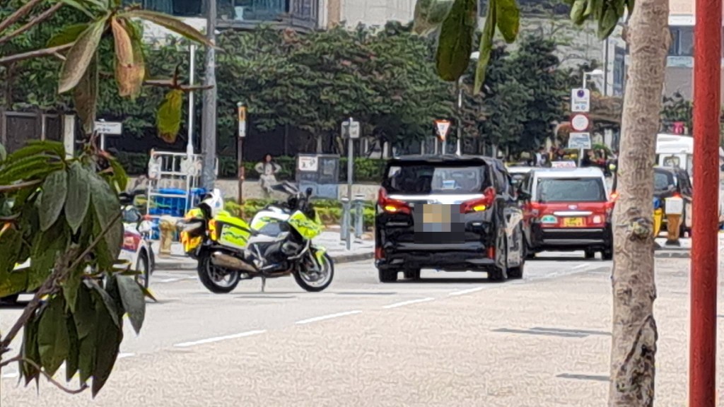 警方到場調查。fb：香港交通突發報料區突發事故資迅谷