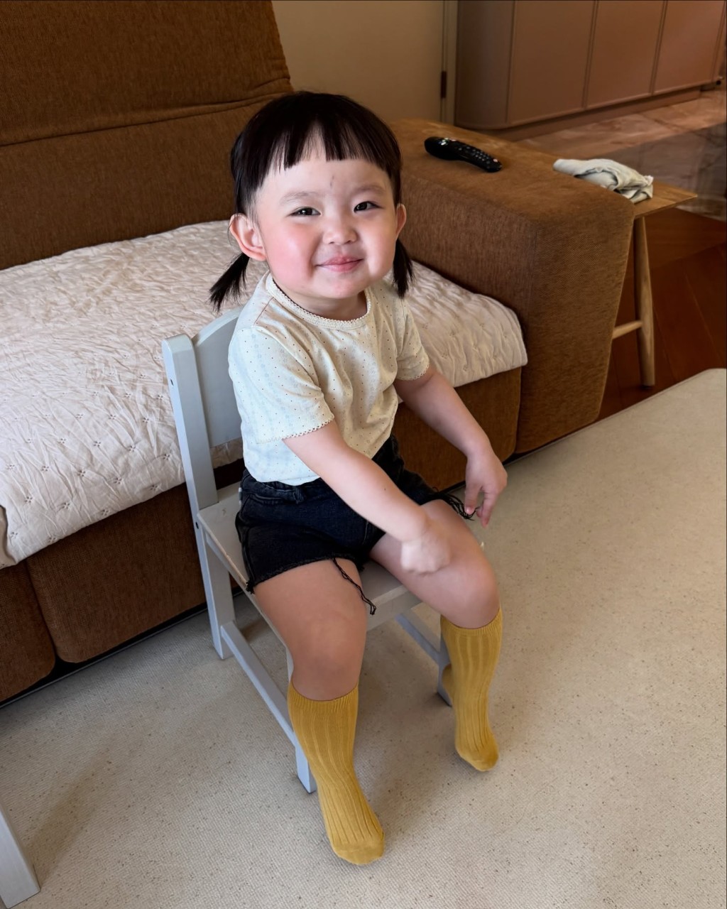 Sucy難得坐定定影相。 Sucy難得坐定定影相。