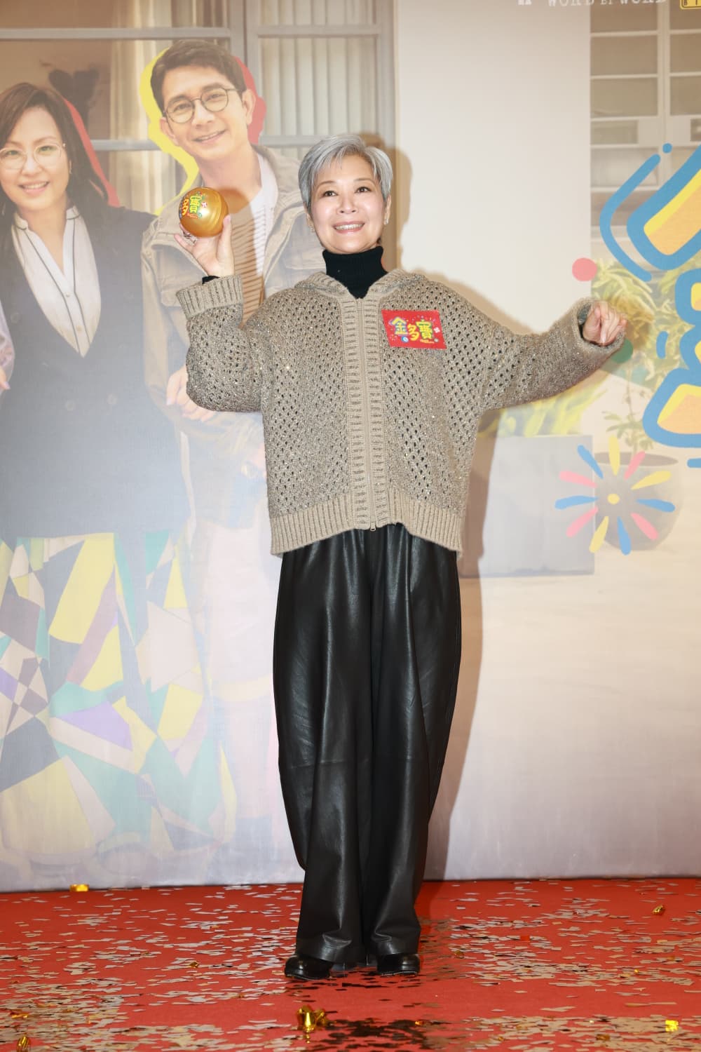 金燕玲對《金多寶》票房有信心,「新年冇理由睇一齣戲。」 金燕玲對《金多寶》票房有信心,「新年冇理由睇一齣戲。」