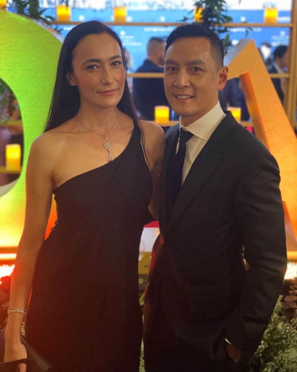2010年,Lisa S.與拍拖8年的吳彥祖於南非結婚。