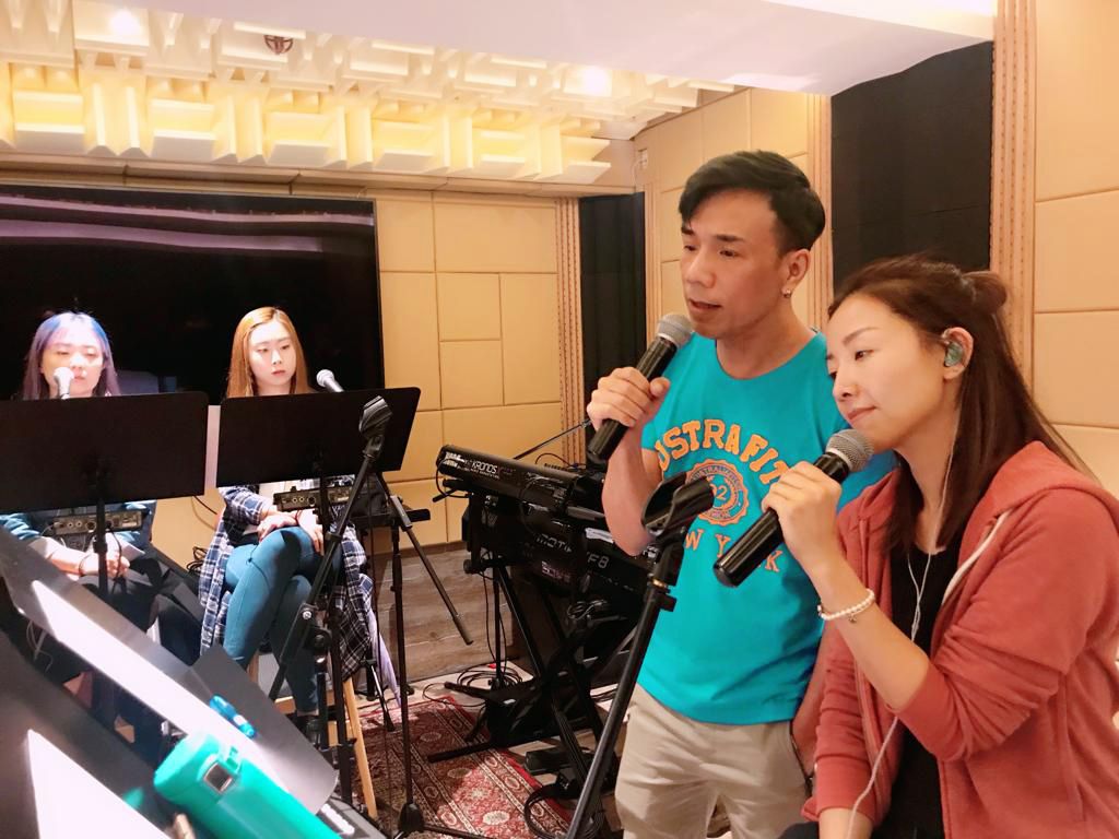 李國祥有情有義,就算改咗期都堅持為Amy處女個唱做嘉賓。