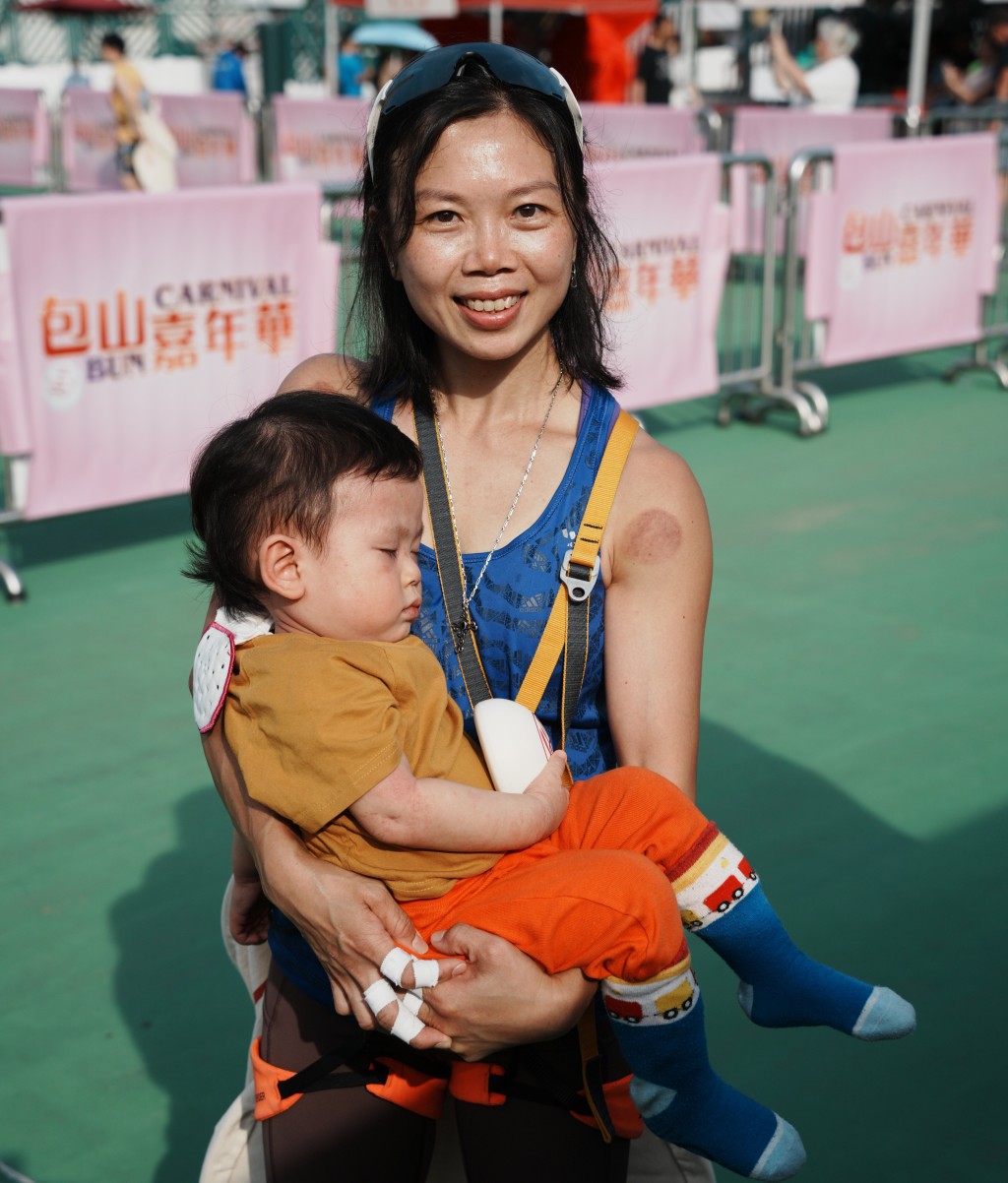 黃嘉欣2歲的兒子今日也有到場支持觀賽，形容兒子的出現令自己更有動力。
