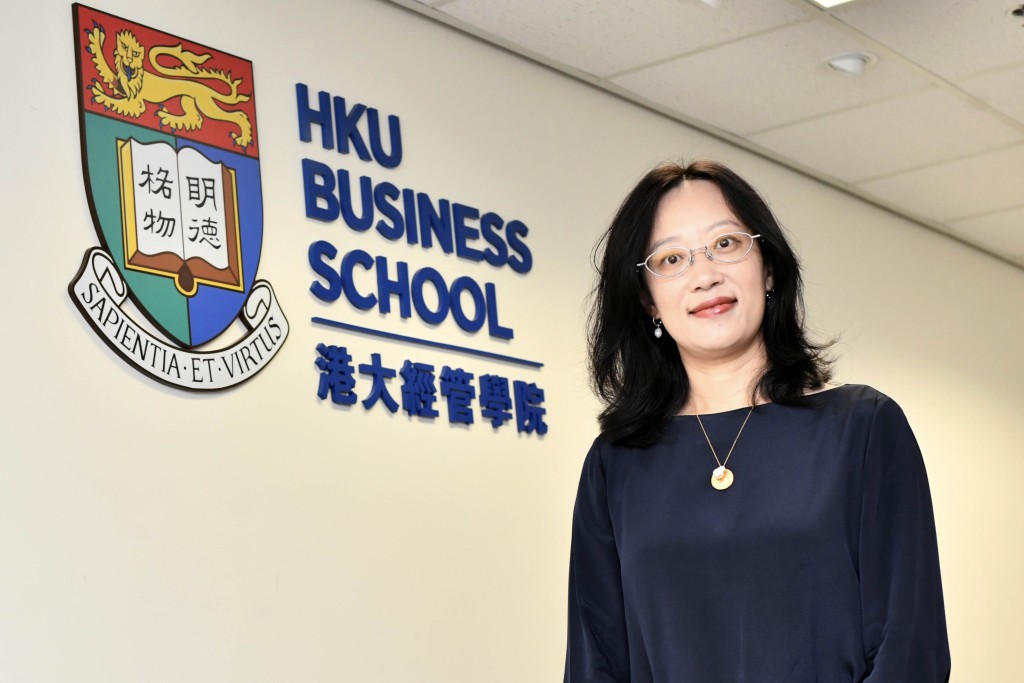 港大经管学院金融学高级讲师兼计量金融课程总监孟婧涵，受访阐释学科的独特优势。（卢江球摄）