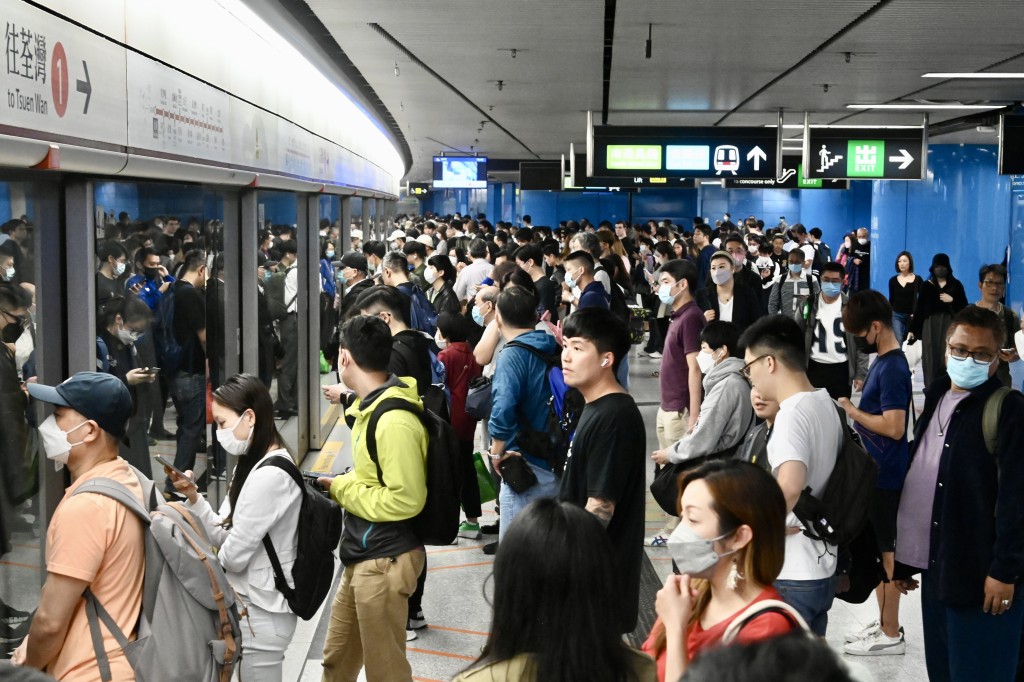 香港地鐵方便快捷，75%人口住在地鐵站1公里範圍內。 中新社
