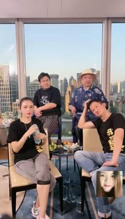 4人連日繼續努力宣傳電影。