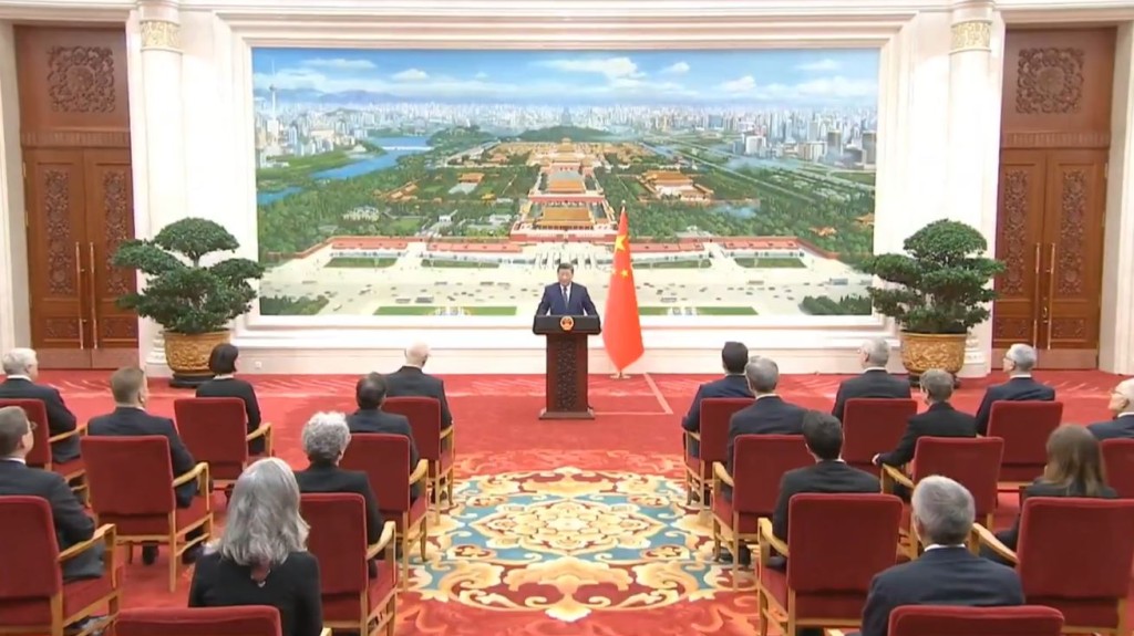 習近平引用「盲人摸象」故事，盼駐華大使多走走看看。X@AmbXieFeng