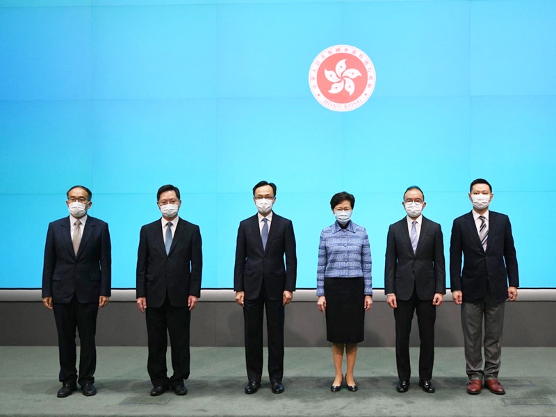 左起:許正宇、薛永恆、聶德權、林鄭月娥、曾國衞以及徐英偉。