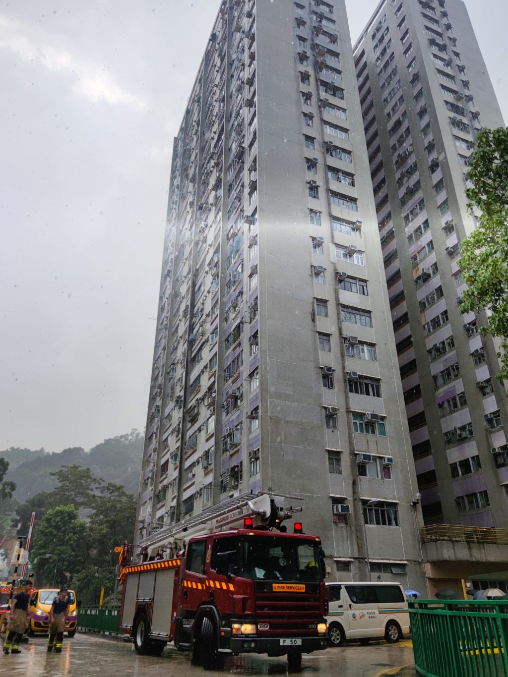 消防接報到場迅即將火救熄。梁國峰攝
