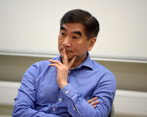 钟国斌指，政府决定直上大会「是一件好事」。资料图片