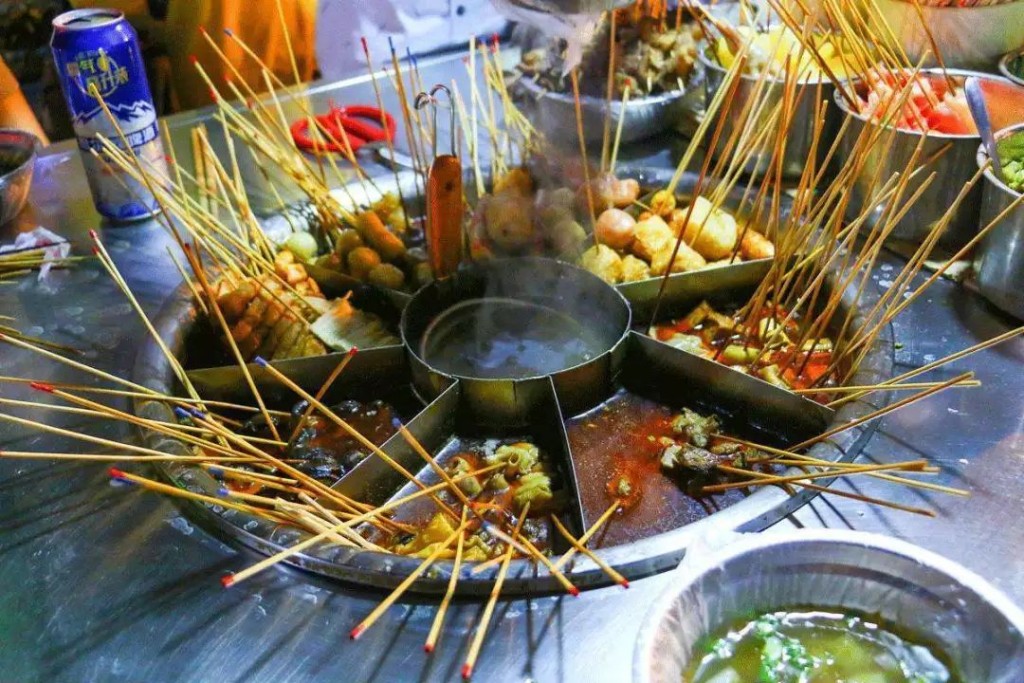 麻辣燙是內地各地夜市的流行美食，主打美味實惠。網絡圖片