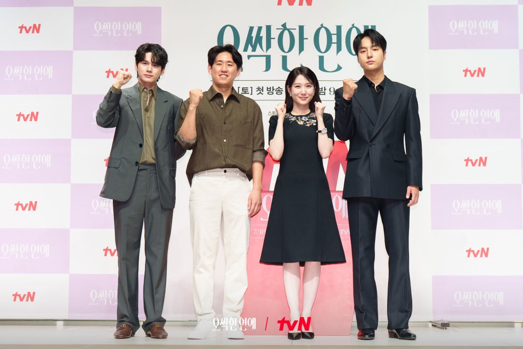 导演(左二)对作品有信心! 导演(左二)对作品有信心!