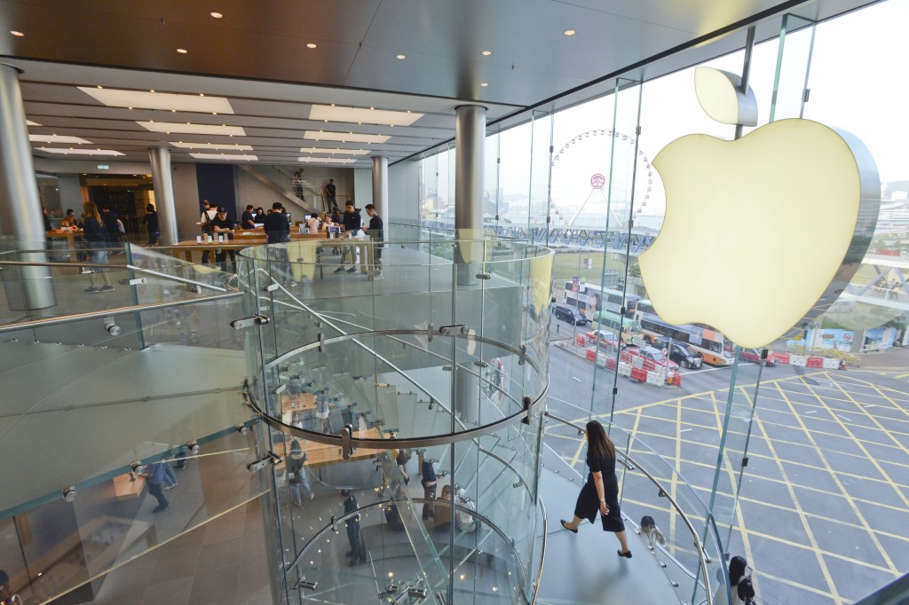 現場為中環國際金融中心商場的蘋果商場。資料圖片