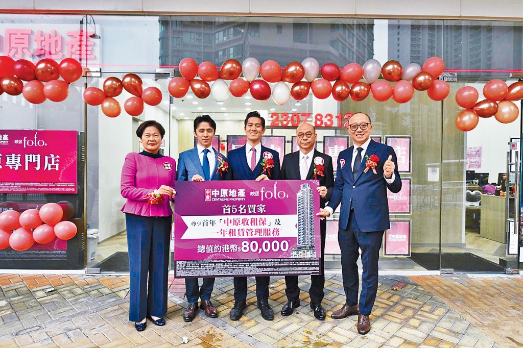 建灝鄭智荣表示，項目自本周初公布命名以來，已經接獲2000個查詢。