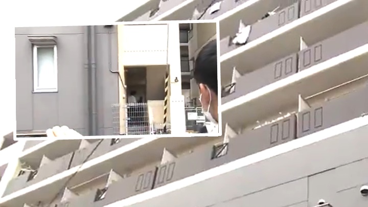 日本警方到行刺安倍疑兇的寓所搜查，日媒指檢獲疑似爆炸品。網上影片截圖