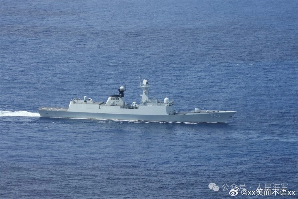 參加聯合演習的軍艦。