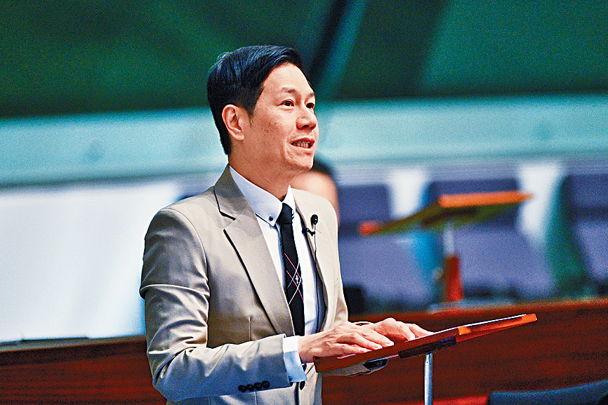 立法會議員吳傑莊稱,現已有工具檢測影片格式有否非自然改動。