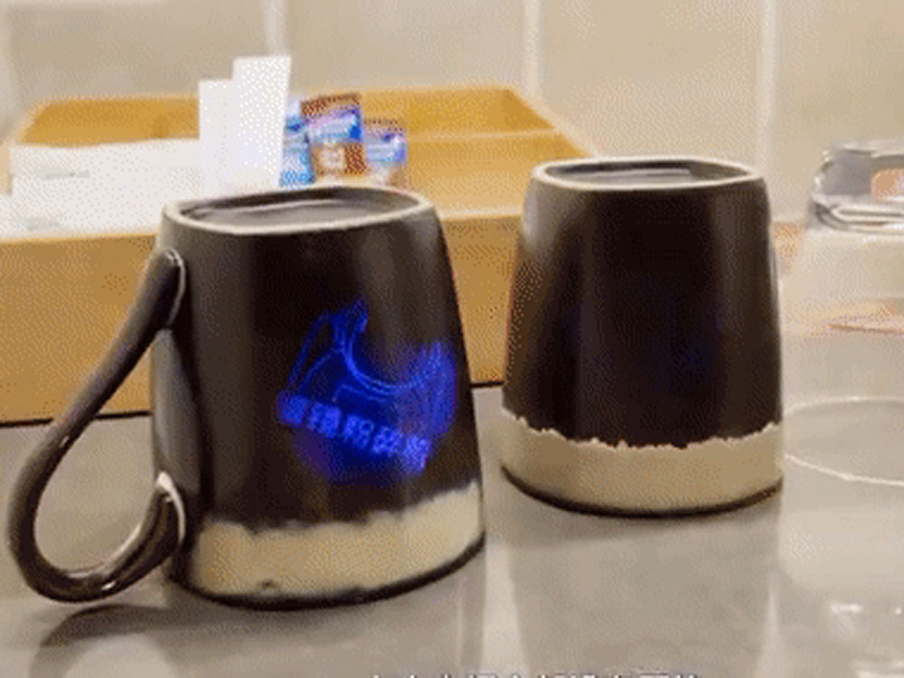浴室的水杯也沒有洗過。影片截圖