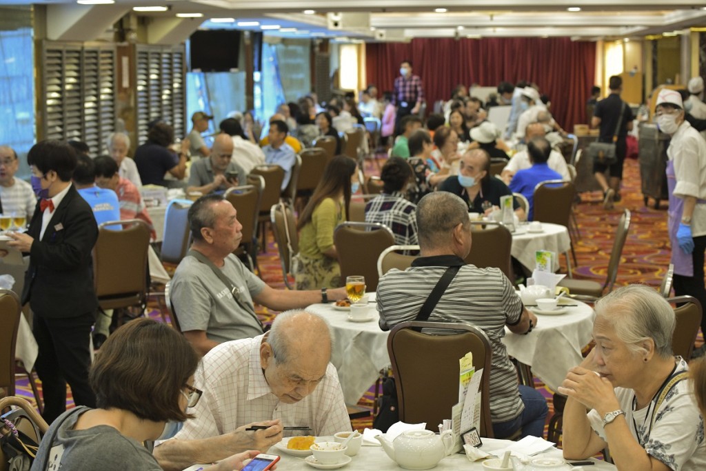 食肆防疫措施延長至10月8日。資料圖片
