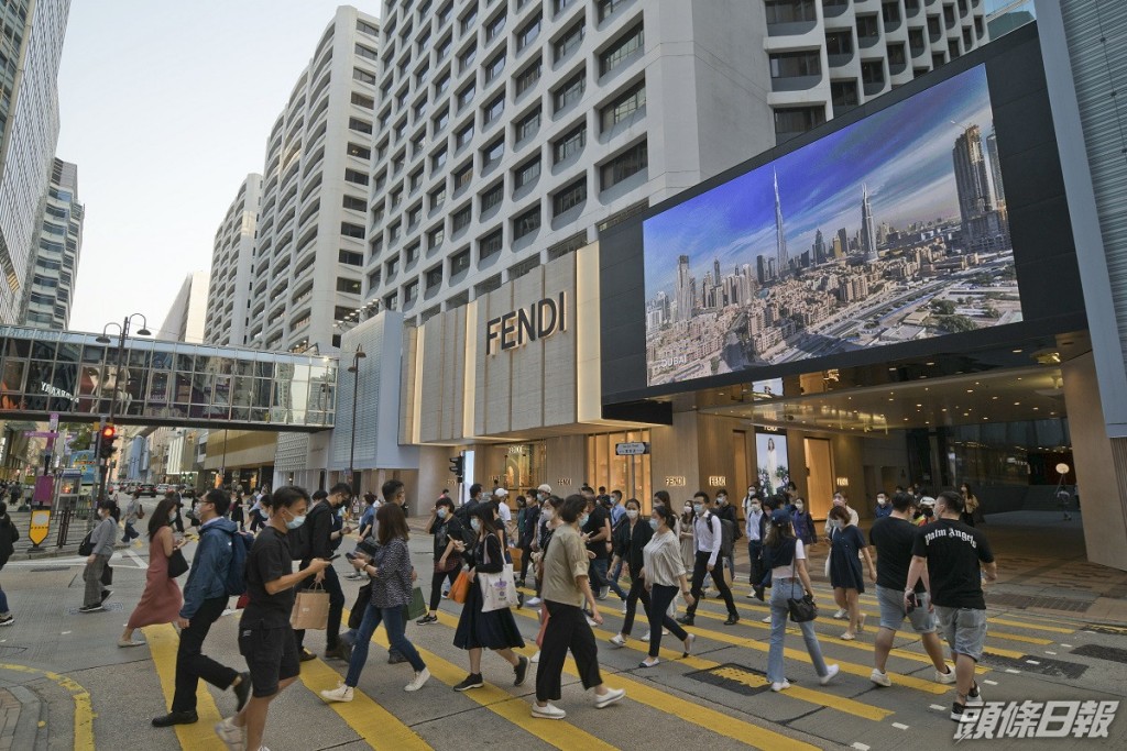 本港確診個案大幅回落跌至4653宗,再多50患者亡。資料圖片