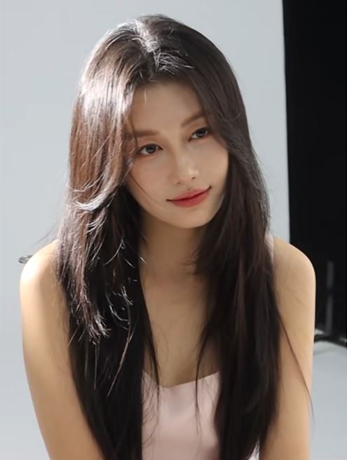 王添羽模仿喷火蛋糕遭回流火焰烧伤。抖音