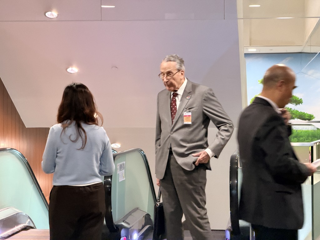 鮑磊表示對香港的前景非常樂觀。