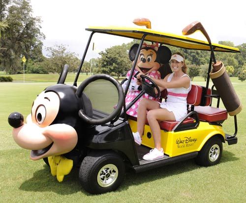 迪士尼樂園的高爾夫球車。