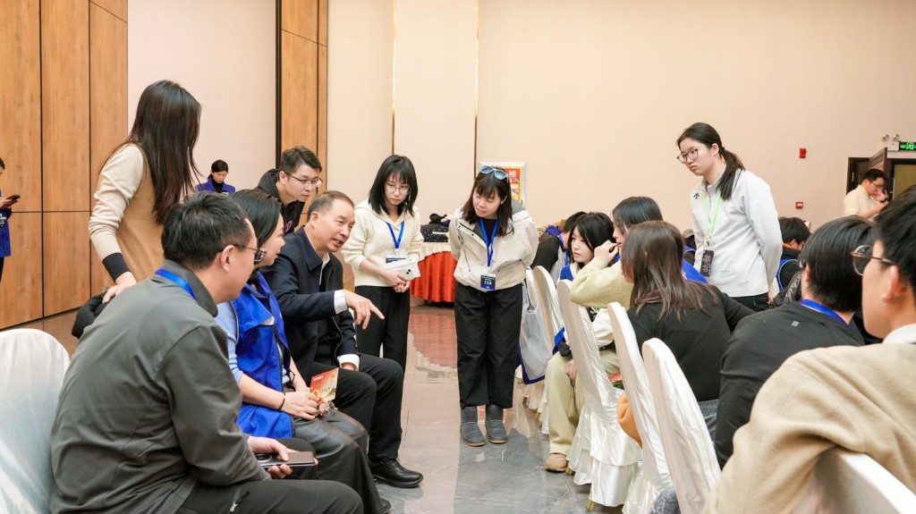 中國人民解放軍航天員大隊首任大隊長申行運等航天科學家進行講座交流。馬會圖片