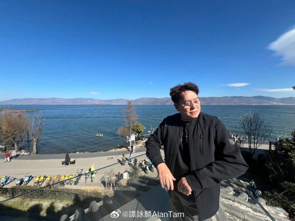 「繁星流動 和你同路 從不相識開始心接近 默默以真摯待人」……